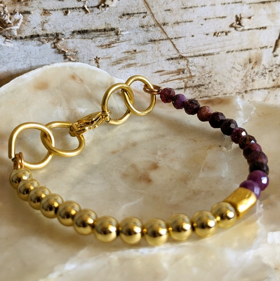 Natural Red & Pink Ruby & Gold Beads In Assymetrical Beaded Bracelet - Picture 4 of 6